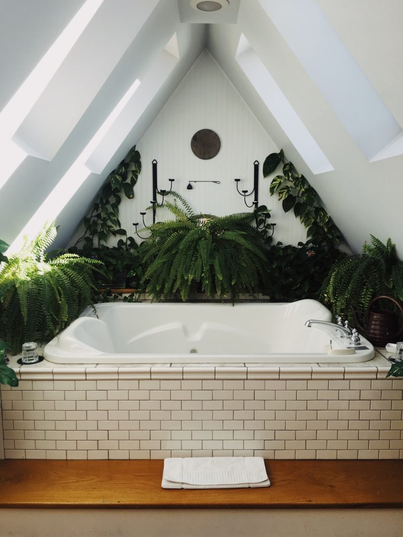 Bathtub Sizes & Dimensions: Guide to standard tub sizes ...